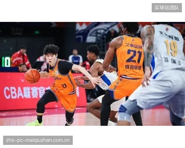 上海男篮复刻了姚明时代的23连胜纪录,并以季后赛不败金身时隔24年重夺总冠军。 上海男篮复刻了姚明时代的23连胜纪录,并以季后赛不败金身时隔24年重夺总冠军。